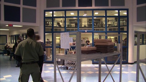 Szklana klatka - nowoczesne amerykańskie więzienia (2012) - Film