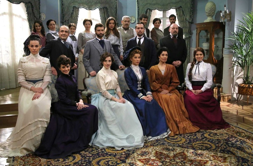 Akacjowa 38 - serial | Telemagazyn