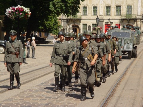 Znaki zła - runy SS - Program