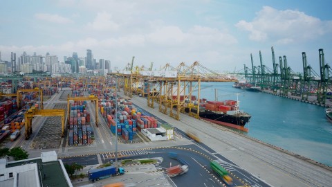 Singapur - wnętrze logistycznego molocha (2016) - Film