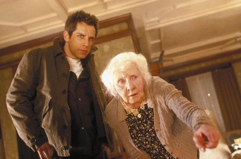 Starsza pani musi zniknąć (2003) - Film