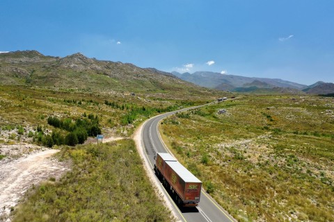 Ciężarówką przez RPA - Serial