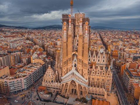Sagrada Familia - wyzwanie dla Gaudiego (2022) - Film