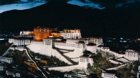 W górach (Tybet)