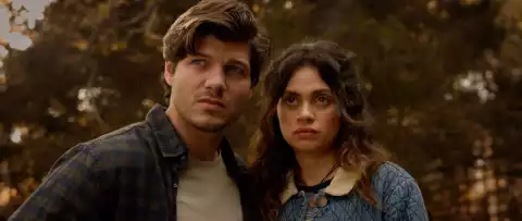 Legenda jeziora Hollow (2024) - Film