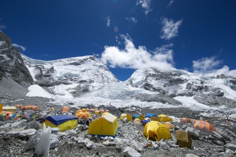 Ratownicy z Mount Everestu - Program