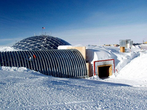 Stacja polarna na biegunie południowym