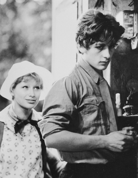 Dziewczyna i gołębie (1974) - Film