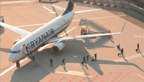 Ryanair. Wysoka cena tanich lotów (2014) - Film