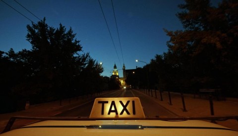 Taksówkarz - cichy bohater grudnia (2021) - Film
