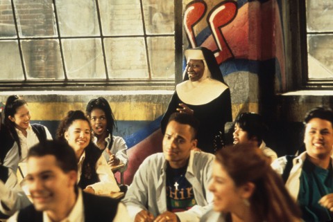 Zakonnica w przebraniu 2 (1993) - Film