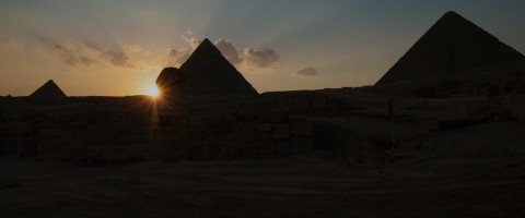 Piramidy w Gizie: sięgnąć do gwiazd (2023) - Film