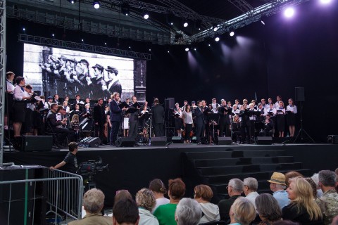 Warszawiacy śpiewają (nie)zakazane piosenki - koncert z okazji 77. rocznicy wybuchu powstania warszawskiego - Program