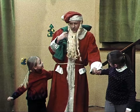 Święty Mikołaj pilnie poszukiwany (1974) - Film