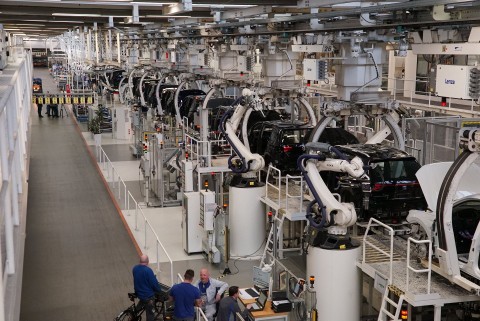 Gigantyczna fabryka samochodów